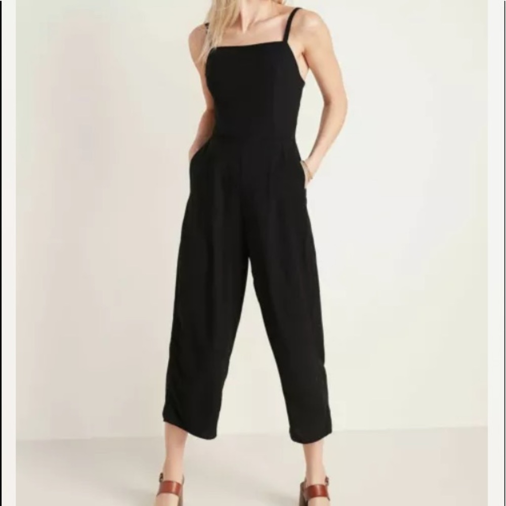 Jumpsuit XL flare Capri length adjustable cami top with elastic back-Black.